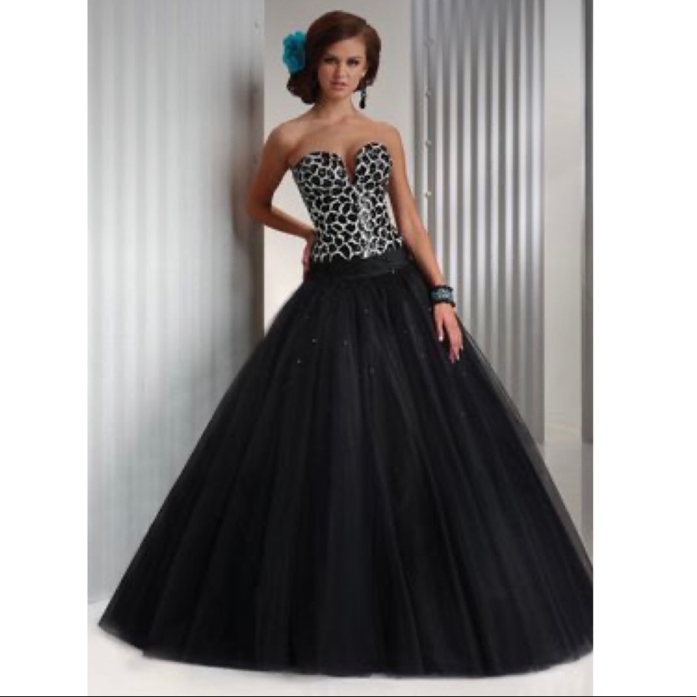 Maggie Soterro Flirt Black Prom Ball Gown Size 2